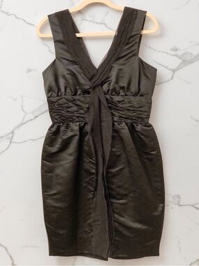 Castle Starr Elegant Black Silk V-Neck Mini Little Black Dress Size 6 EUC